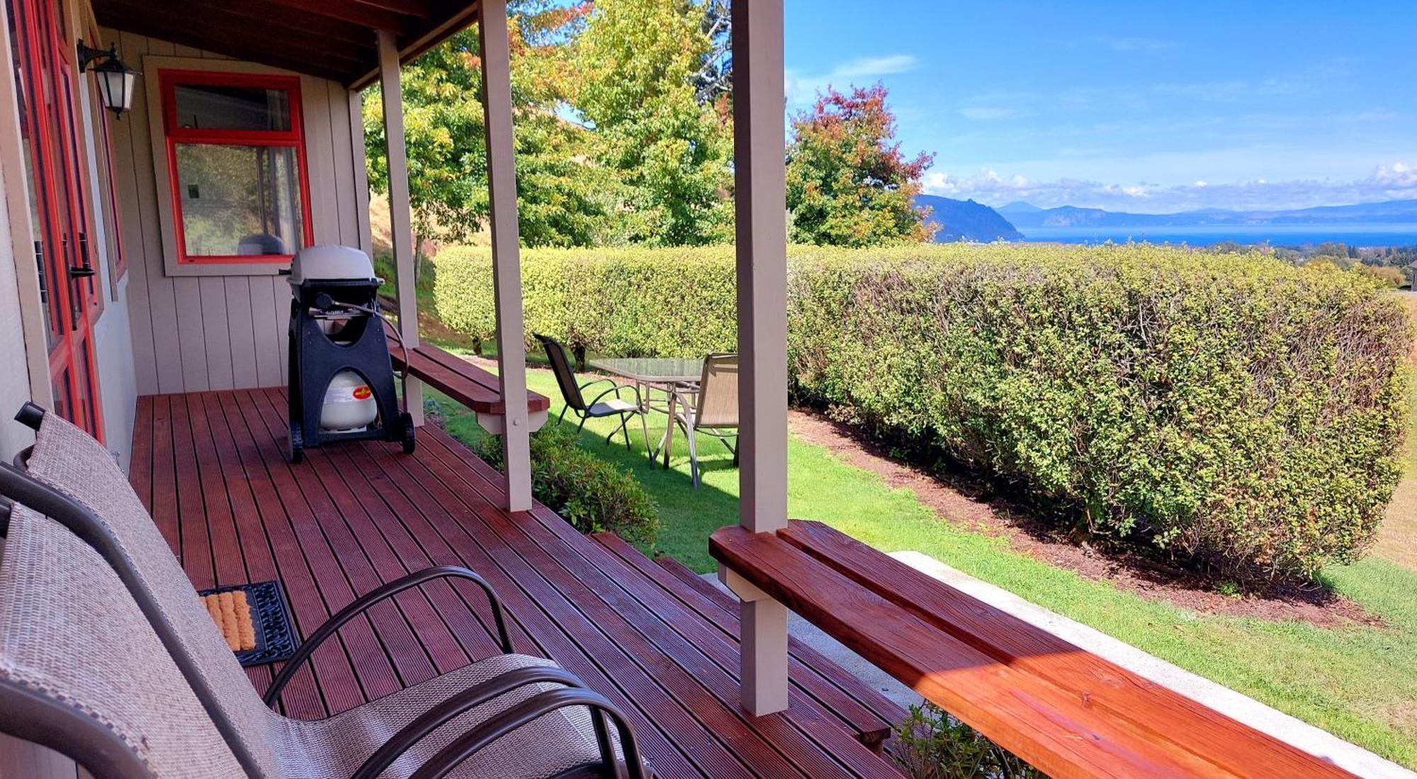Country Lodge Kinloch Таупо Экстерьер фото